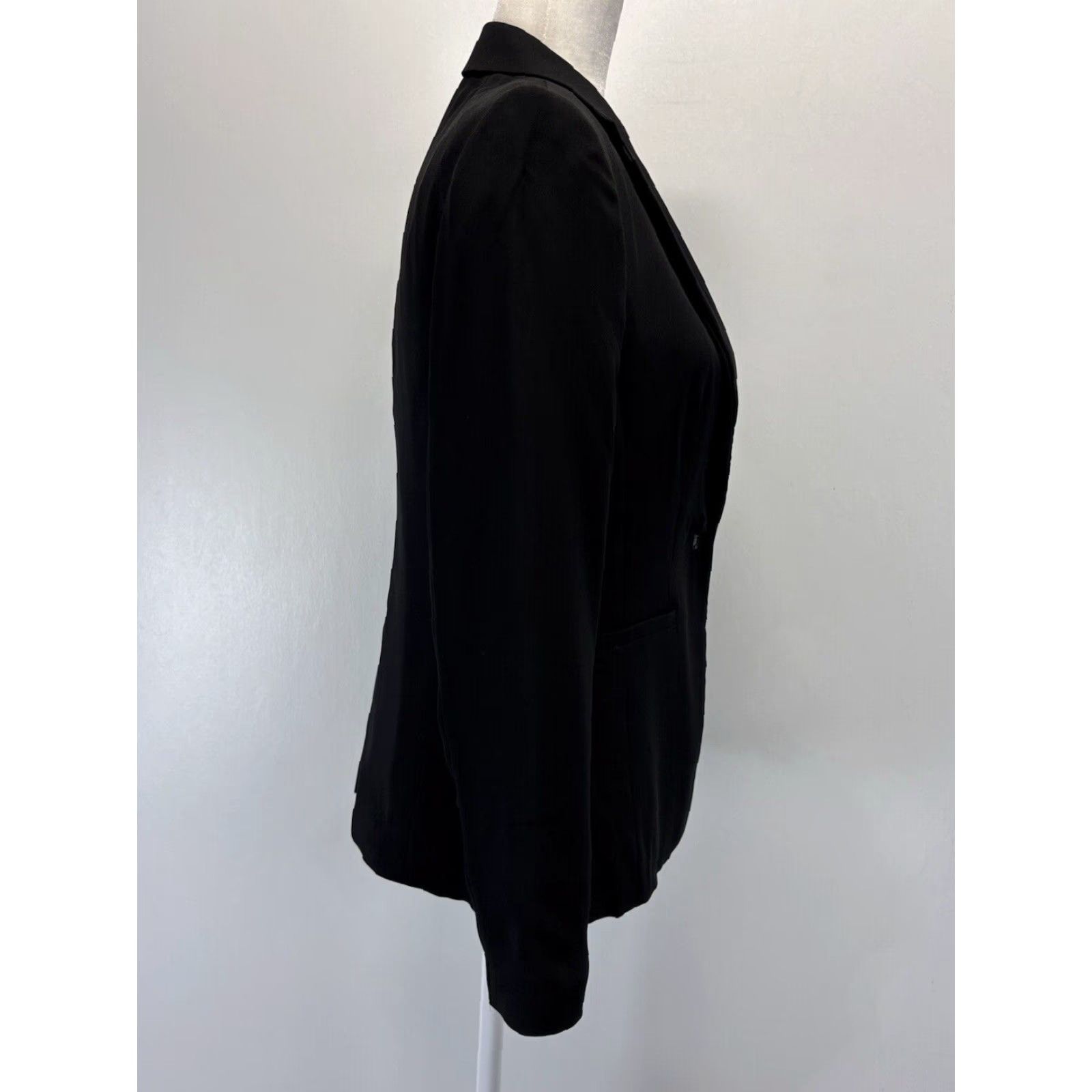 Banana Republic VINTAGE Banana Republic Blazer Jacket 6P Petite Women’s Black Blazer Solid Long Sleeve Business Classic 10s 90s? Size M / US 6-8 / IT 42-44 - 4 Thumbnail