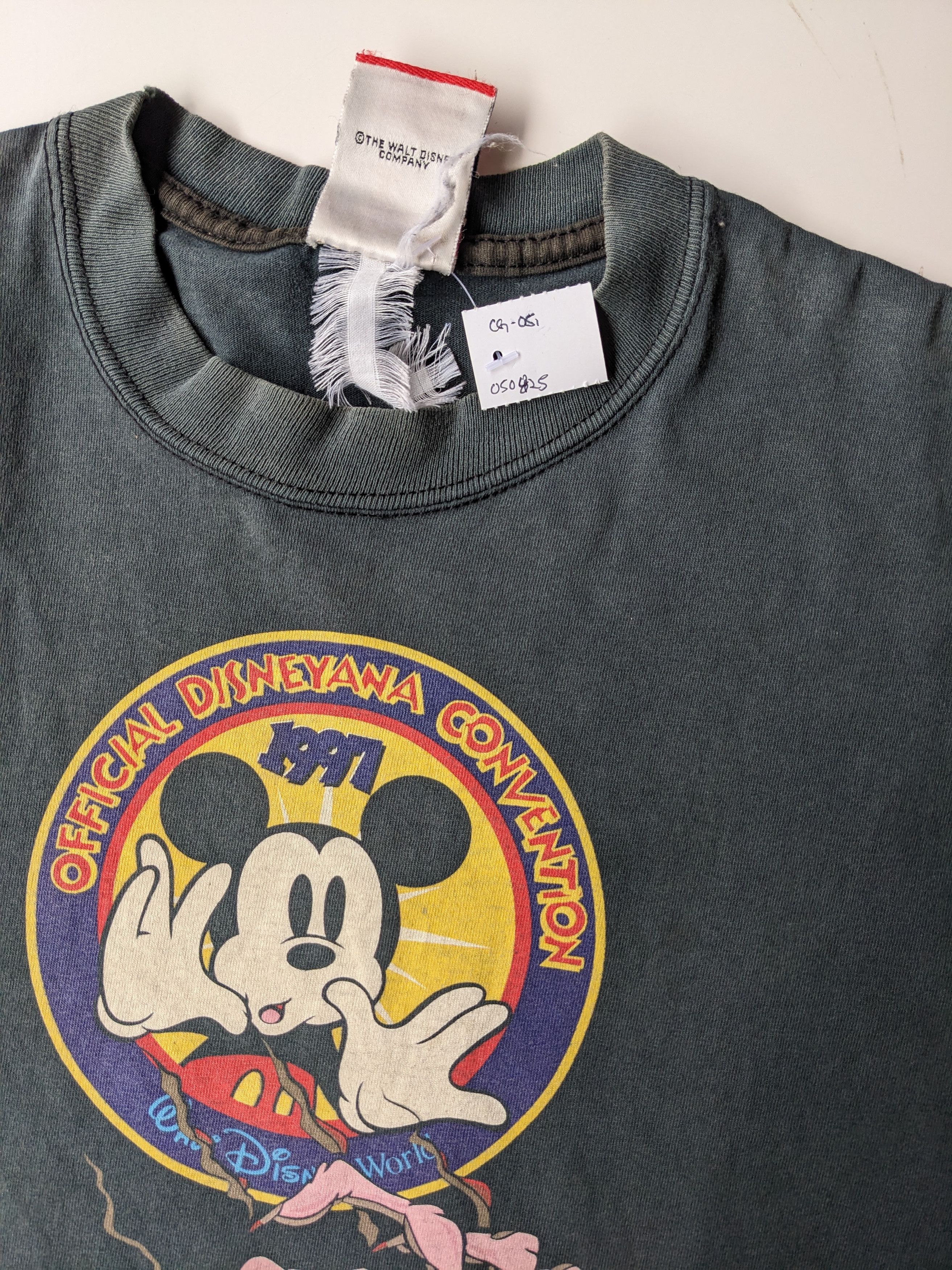 Disney Vintage 1997 Disney Villains backhit Size US M / EU 48-50 / 2 - 8 Thumbnail