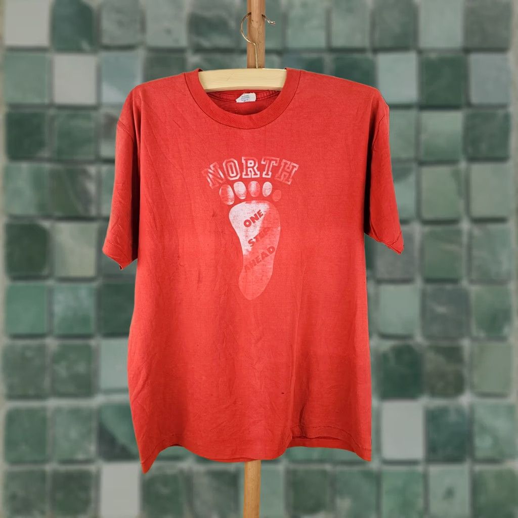 Vintage VINTAGE 90' ONE STEP AHEAD TV SHOW TV GUIDE RED SINGLE STITCH T-SHIRT XL حجم XL Size US XL / EU 56 / 4 - 1 Thumbnail