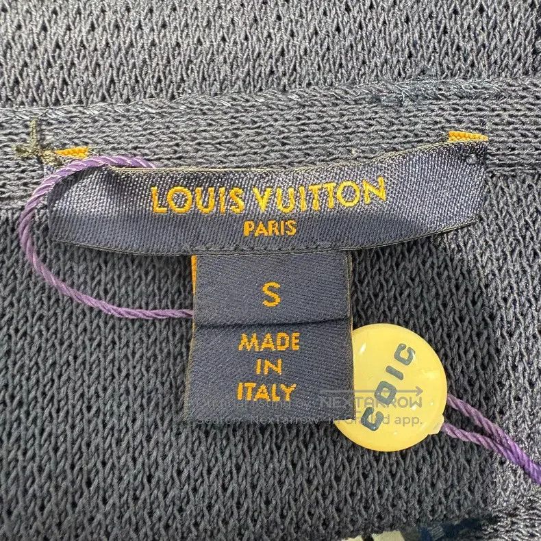Louis Vuitton Louis Vuitton Labeled gold zip hooded jacket Size US S / EU 44-46 / 1 - 7 Thumbnail