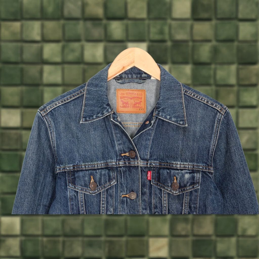Levi's LEVI’S Ex-Boyfriend Trucker Denim Jacket Women Size XXS MJ5333 Jacket, Trucker, Levi's, Blue, 2XS, Regular, Short, Denim, Casual Womens Size XXS / US 00 / IT 34 - 1 Thumbnail