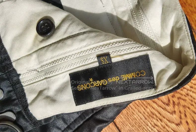 Comme des Garcons Comme des Garcons size XS High-waisted shorts, black shiny Size 25" / US 0 / IT 36 - 4 Thumbnail