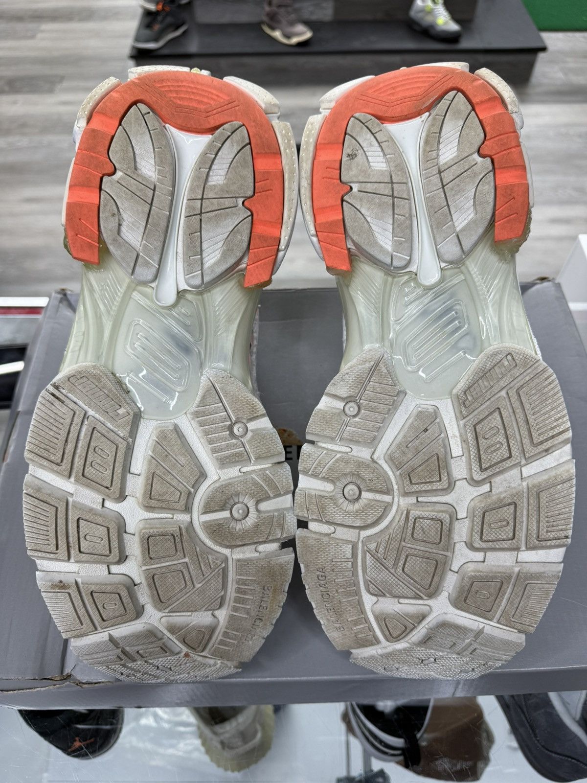 Balenciaga white orange balenciaga runners Size US 13 / EU 46 - 5 Thumbnail