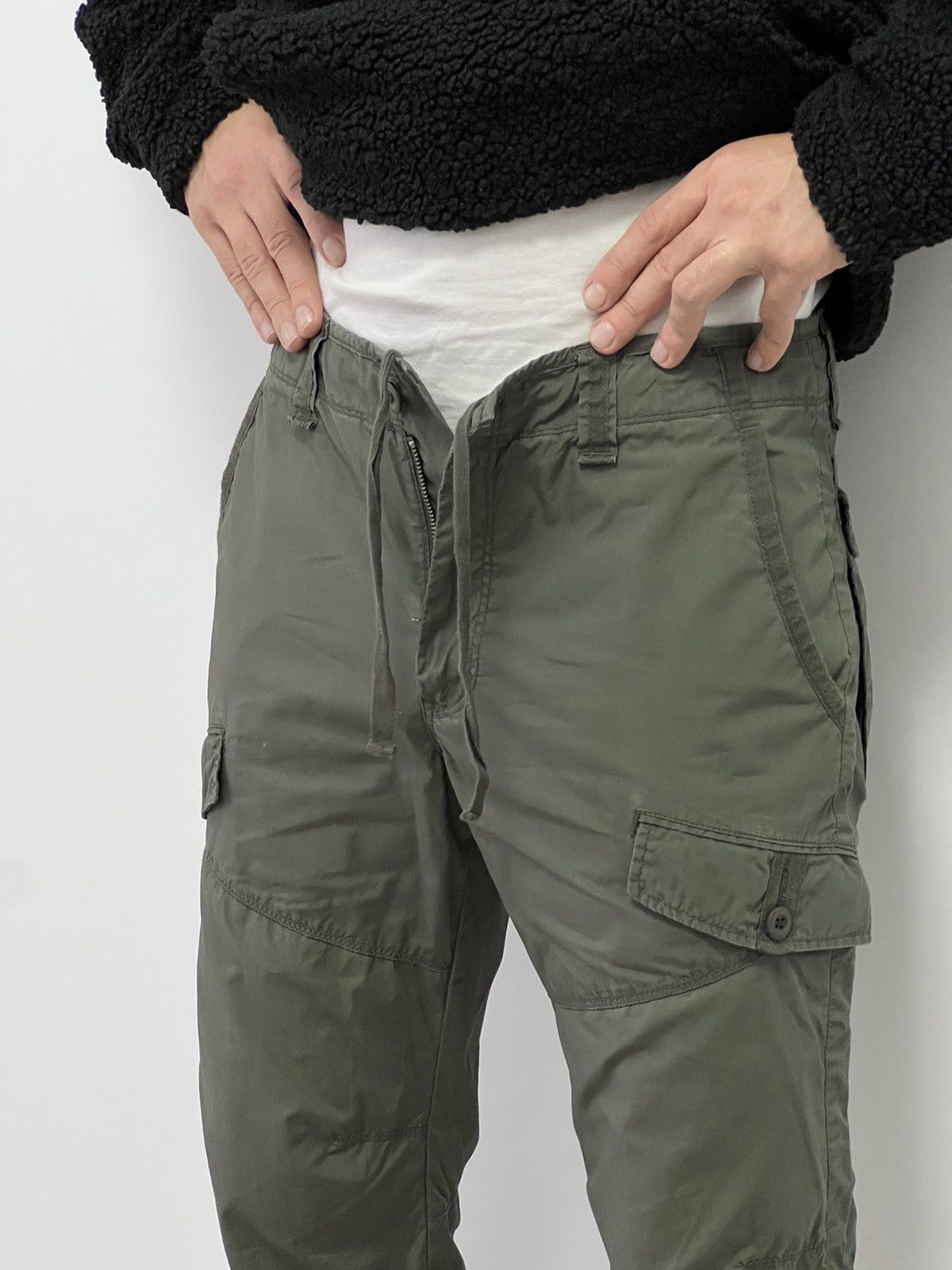 Uniqlo Faded green multipocket tactical cargo pants