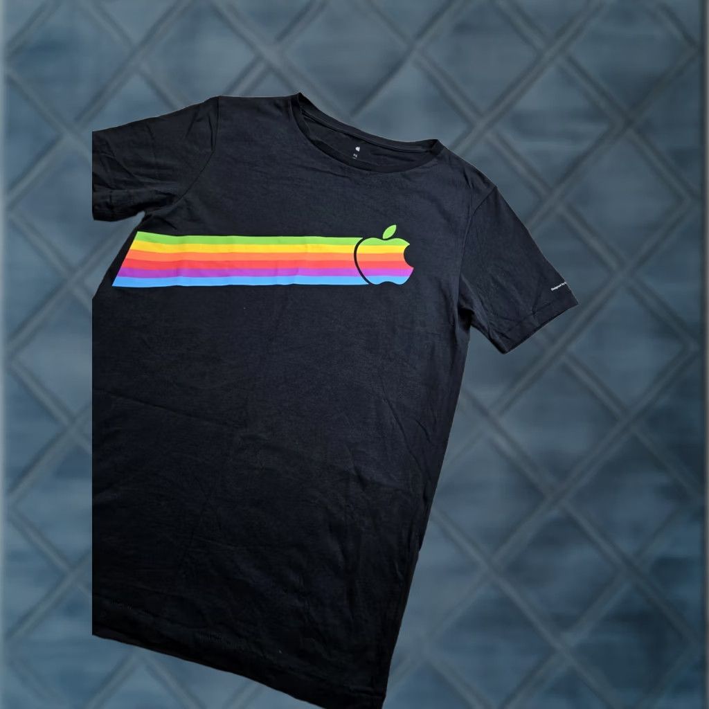 Apple Apple Shirt XS Mens Black Short Sleeve Rainbow Apple Graphic T-Shirt Mens XS Black Casual Graphic Print Logo 2000s Giftable Size US XS / EU 42 / 0 - 1 Thumbnail