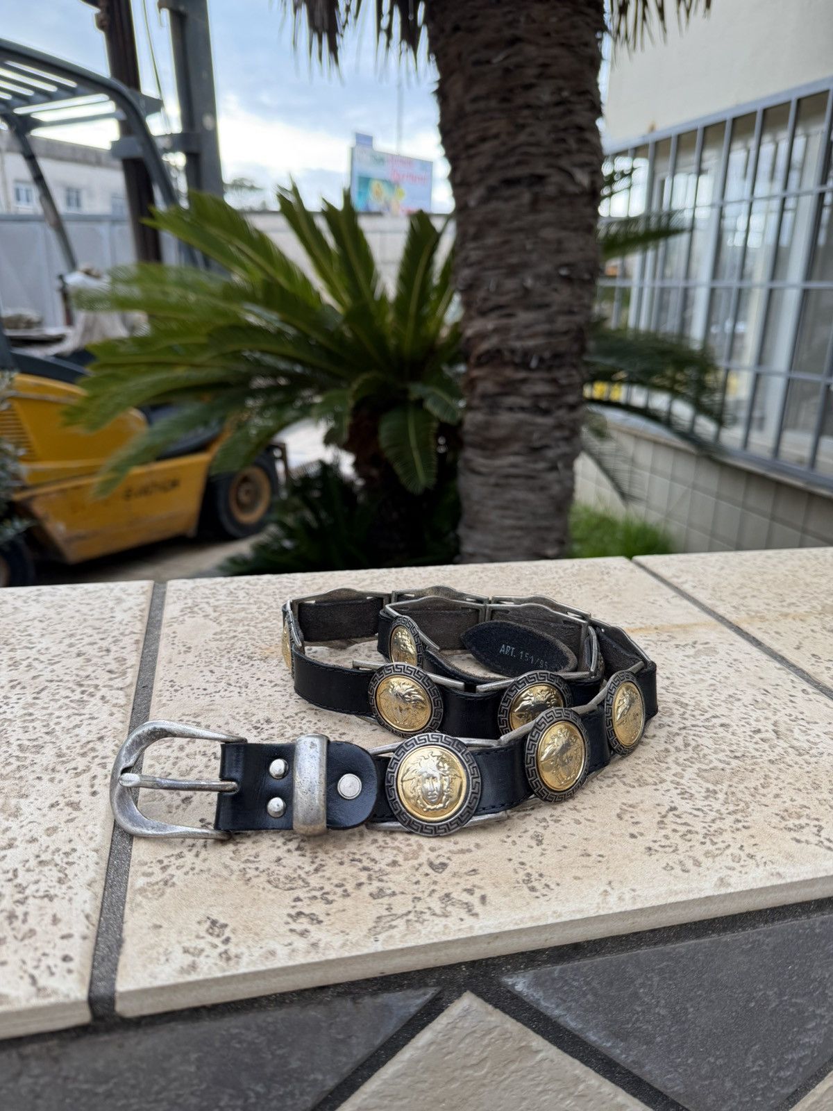 Versace Versace Leather Belt Vintage Medusa Gold 1990s Size ONE SIZE - 1 Thumbnail
