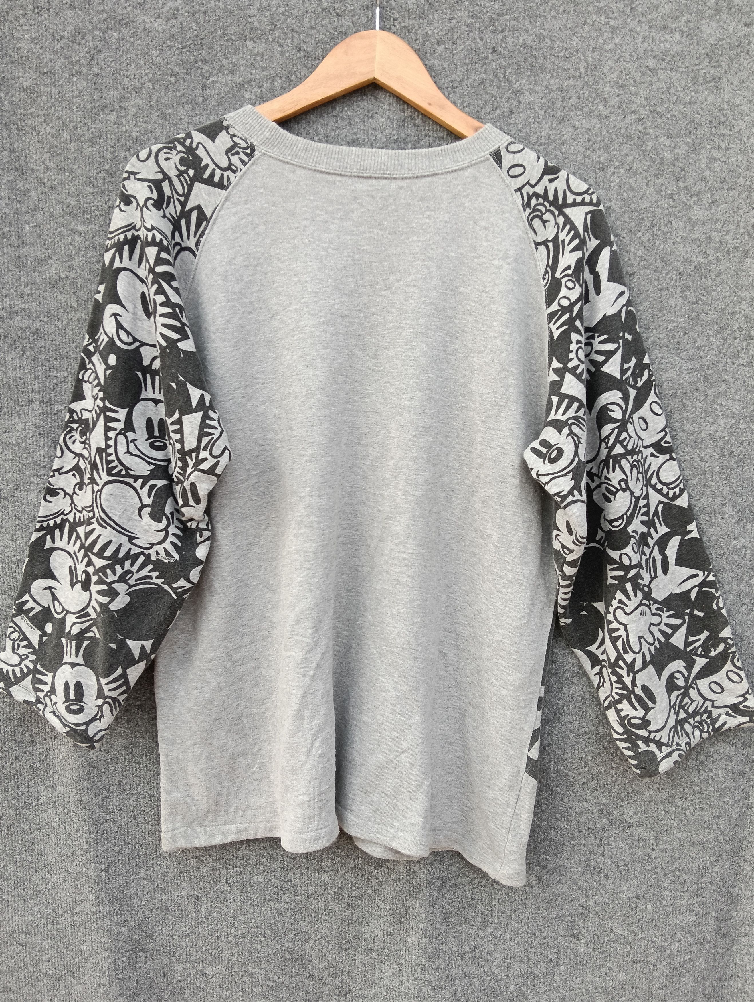 Mickey Mouse Vintage Mickey mouse sweatshirt 3Q. Size US M / EU 48-50 / 2 - 7 Thumbnail