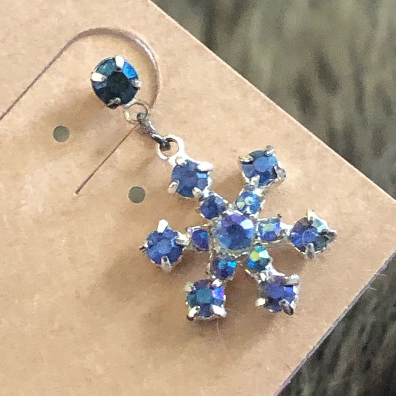 Jewelry Blue aurora borealis rhinestone snowflake earrings Size ONE SIZE - 3 Thumbnail
