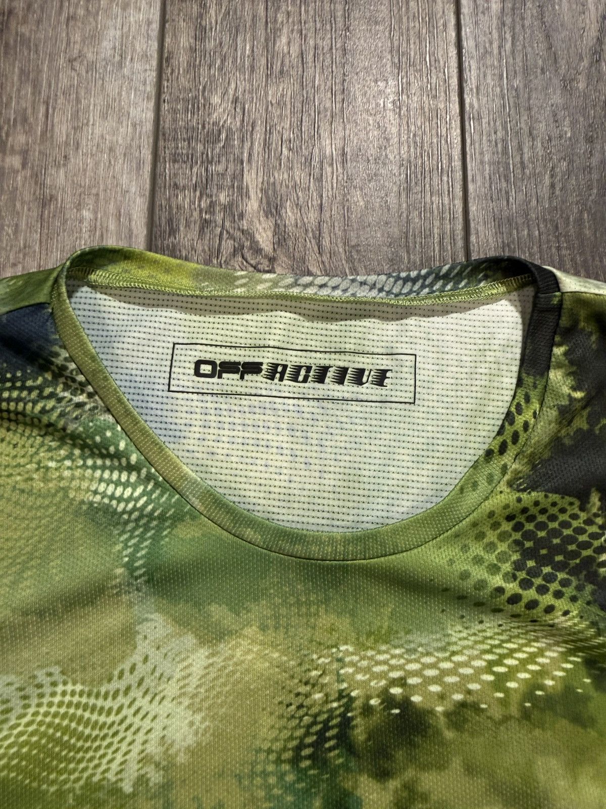 Off-White Off-White Active Long-Sleeve Tee AOP 'Multicolor' size XL Size US XL / EU 56 / 4 - 2 Thumbnail