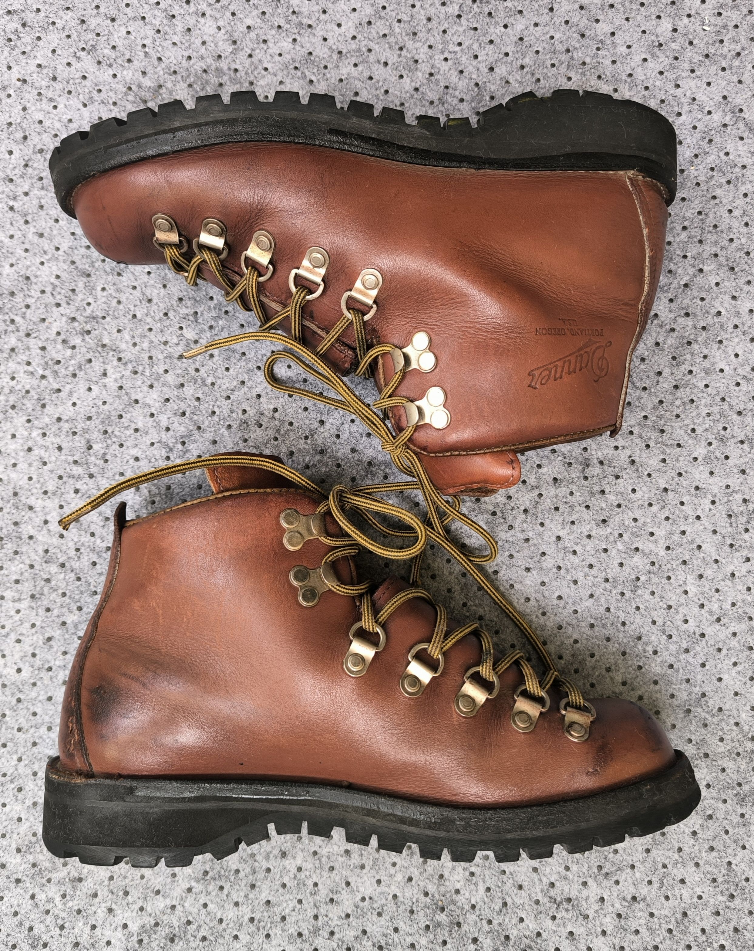 Danner DANNER Mountain Light hiking boot Size US 7 / EU 40 - 2 Thumbnail
