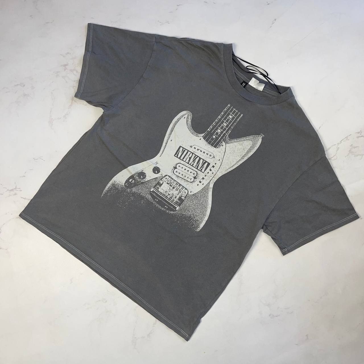 Nirvana Nirvana Vintage Guitar Graphic T-Shirt Size Gray Oversize Size US XL / EU 56 / 4 - 2 Thumbnail