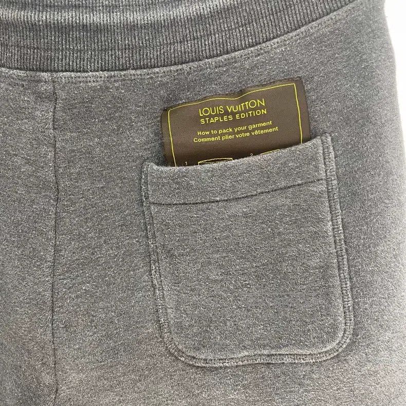 Louis Vuitton Louis Vuitton size s Back Instruction Shorts Size US 28 / EU 44 - 3 Thumbnail