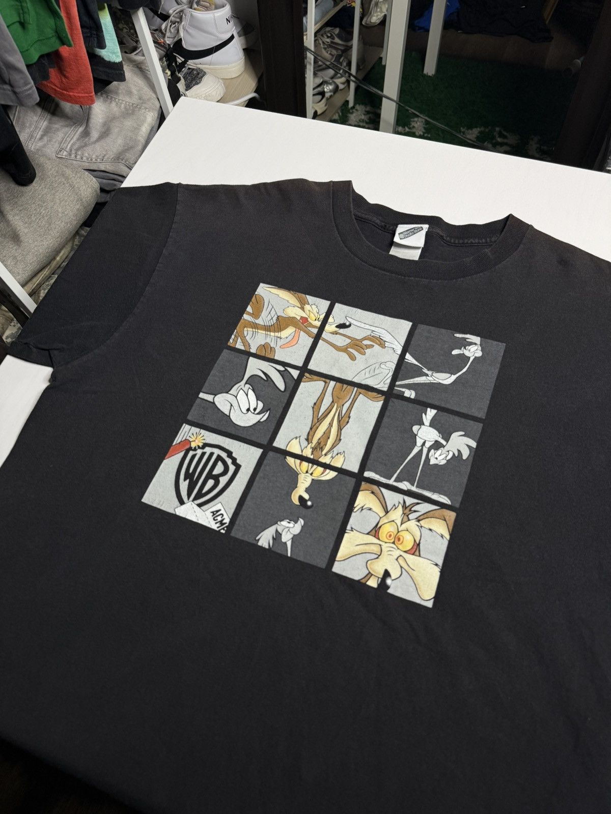 Vintage VINTAGE 1999 Warner Bros Roadrunner Tee “Black” (XL) Size US XL / EU 56 / 4 - 1 Thumbnail