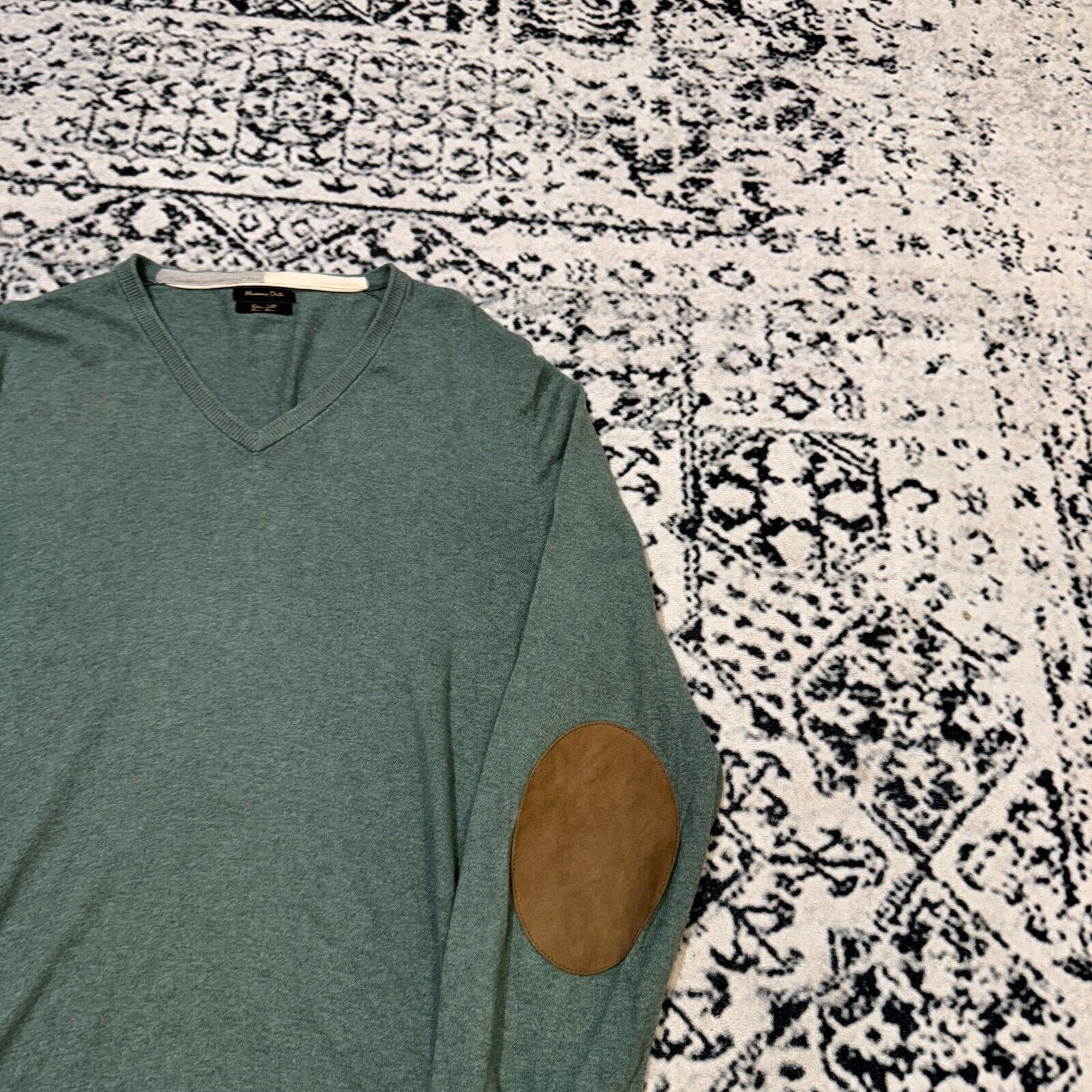 Massimo Dutti × Vintage Vintage Massimo Dutti Green Wool V-Neck Sweater Size L 90s Size US L / EU 52-54 / 3 - 8 Thumbnail