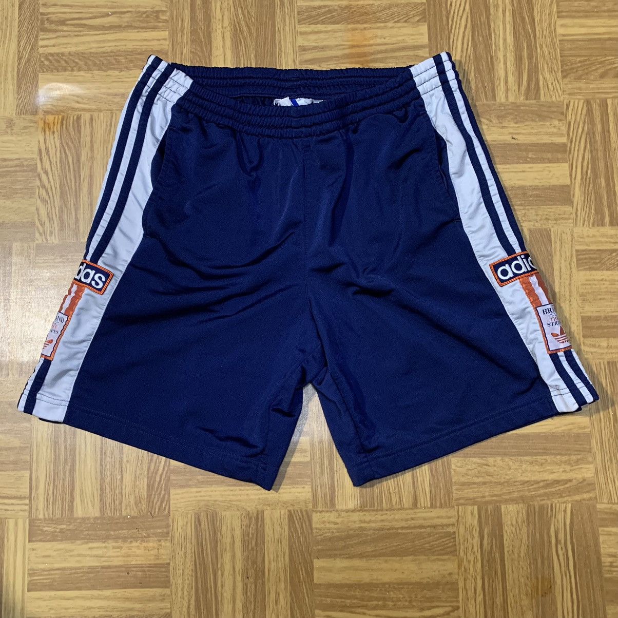 Adidas × Vintage Adidas Vintage Shorts Button Size M Navy Y2K Big Logo Size US 32 / EU 48 - 1 Thumbnail