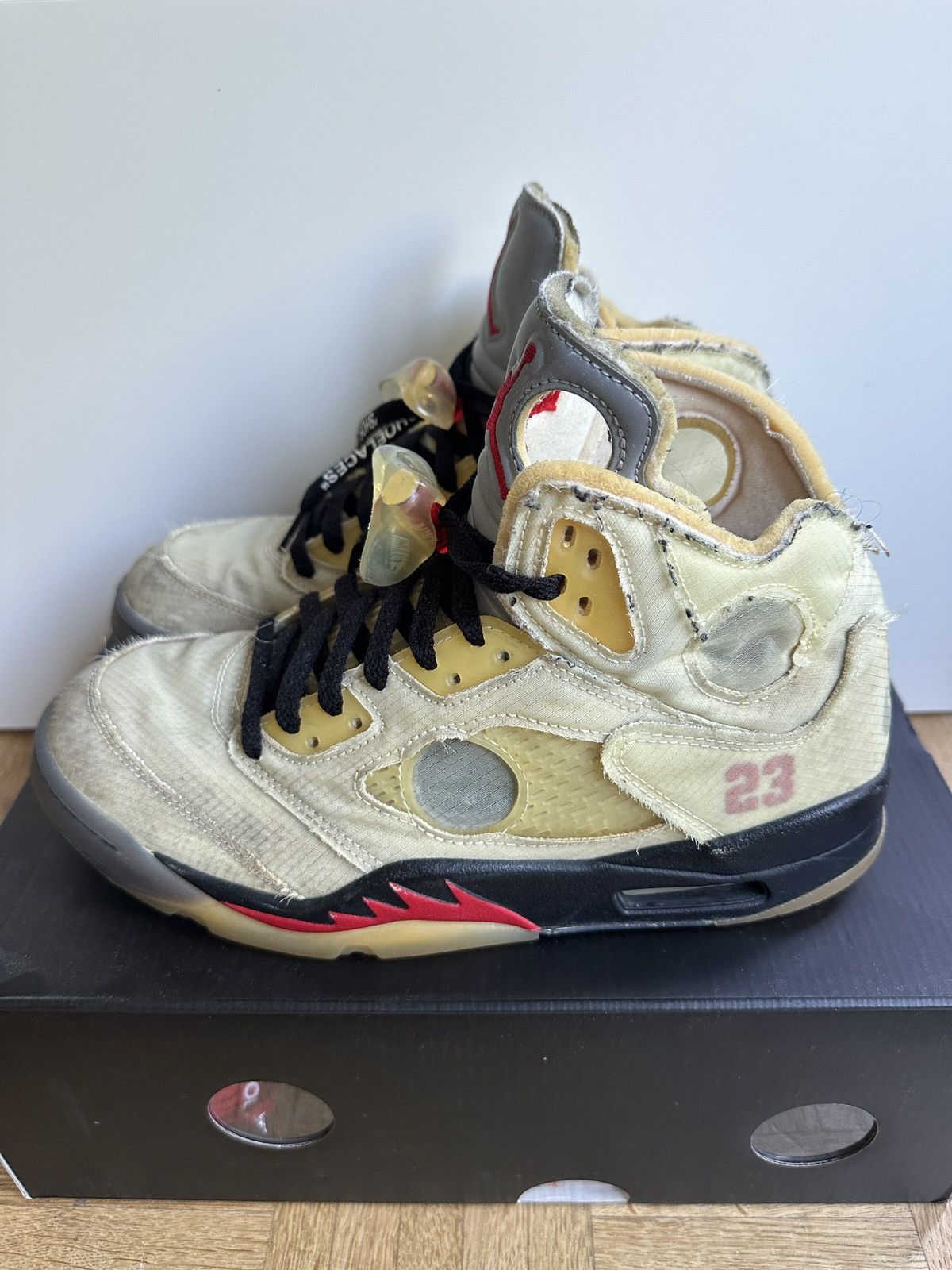 Nike × Off-White Off-White x Air Jordan 5 “Sail” Size US 10 / EU 43 - 3 Thumbnail