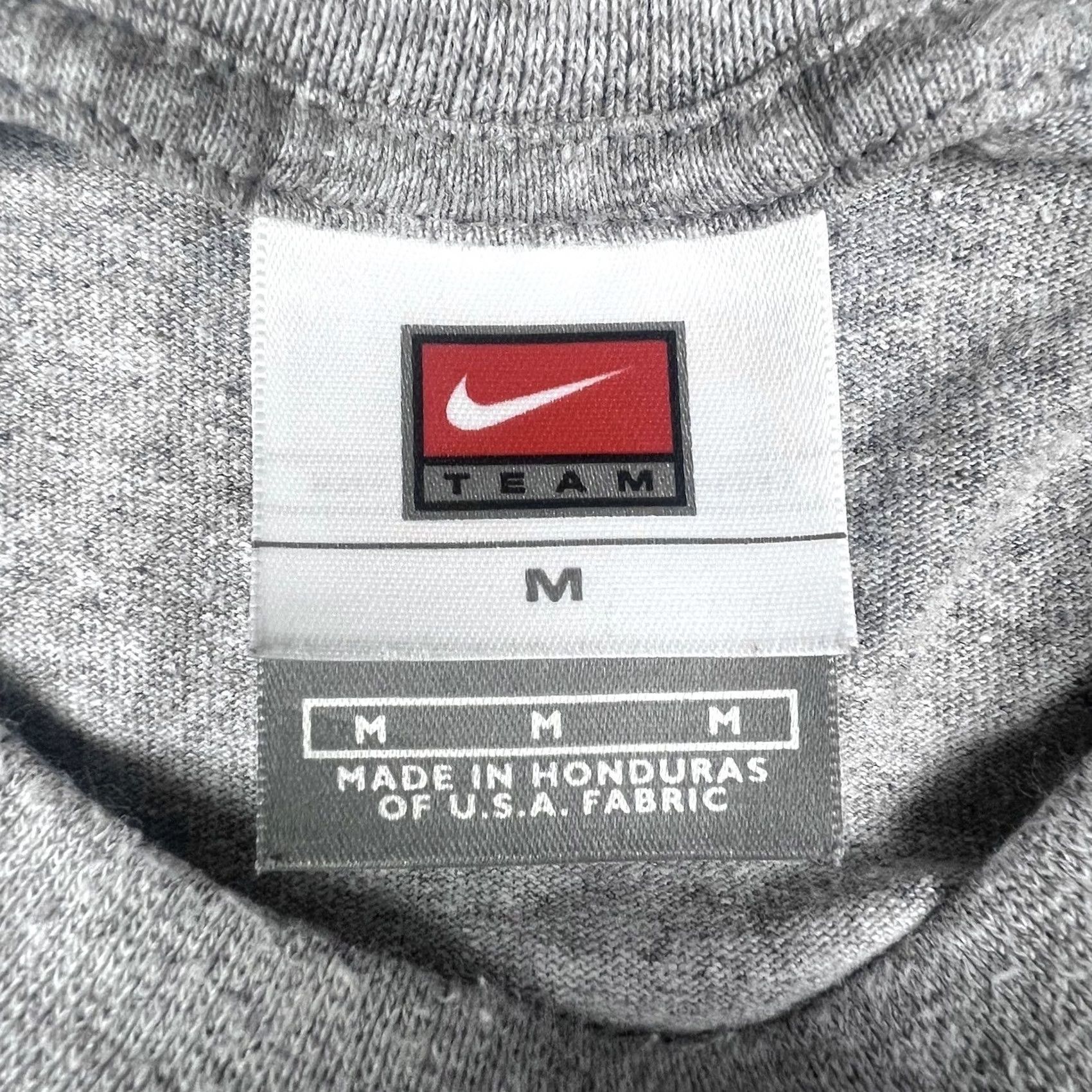 Nike VINTAGE Nike Virginia Basketball Front Spellout Graphic T-Shirt Medium Mens Gray Crew Neck Short Sleeve Size US M / EU 48-50 / 2 - 2 Thumbnail