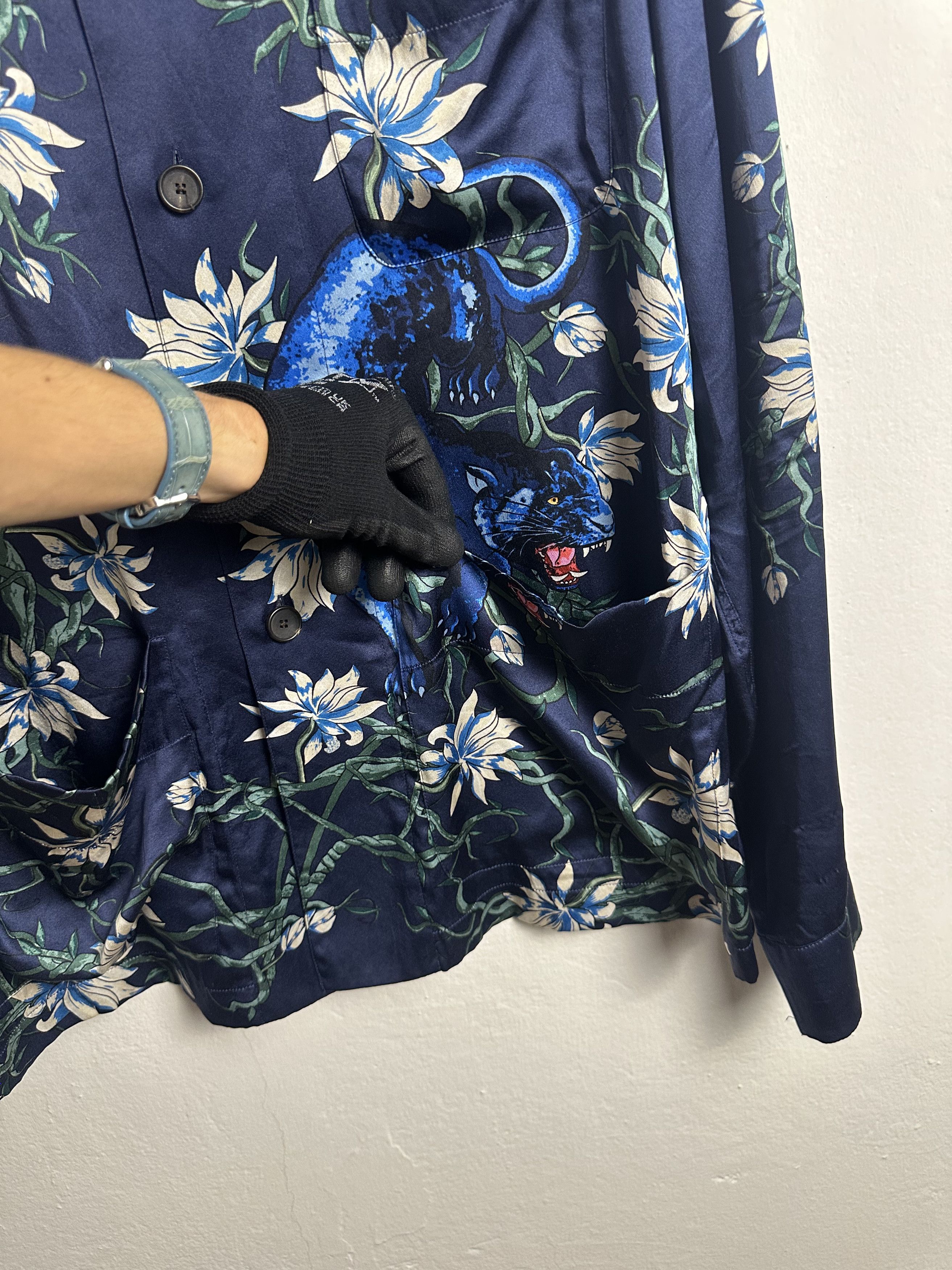 Louis Vuitton Louis Vuitton SS16 Panther Silk Pyjama Shirt Size US S / EU 44-46 / 1 - 6 Thumbnail
