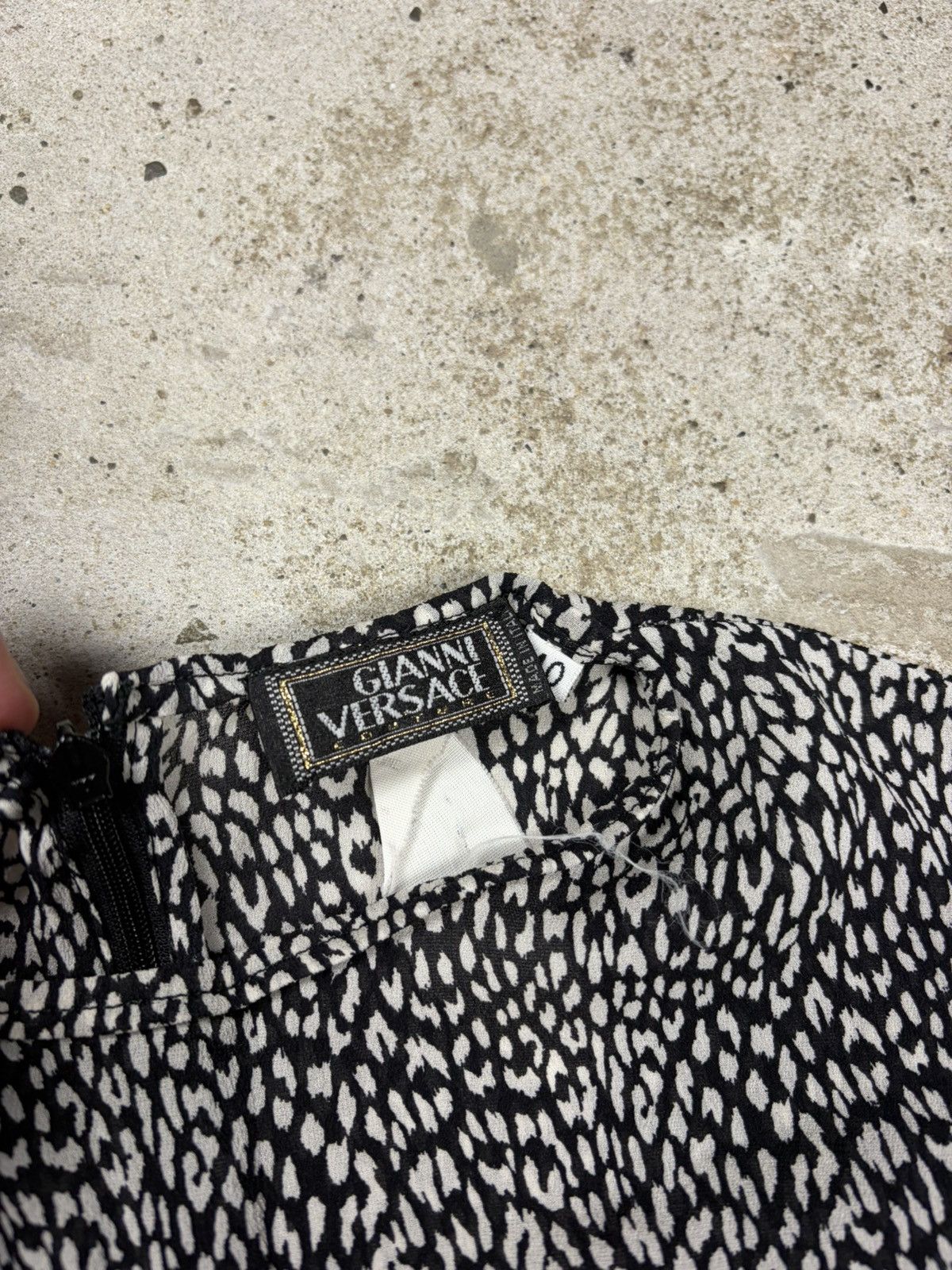 Versace Vintage 90s Gianni Versace Couture Silk Animal Print Top Size S / US 4 / IT 40 - 8 Thumbnail