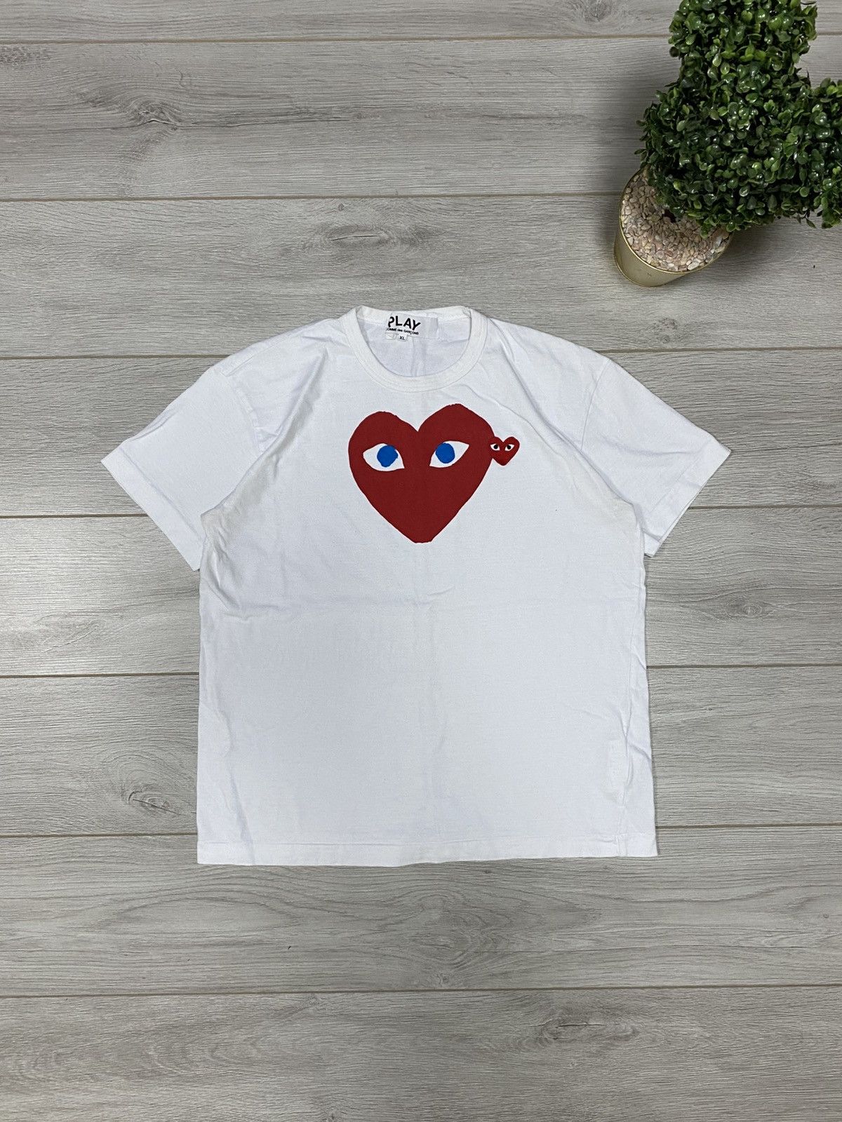 Comme des Garcons PLAY PLAY Comme des garçons vintage big heart Japanese t-shirt Size XL / US 12-14 / IT 48-50 - 1 Thumbnail