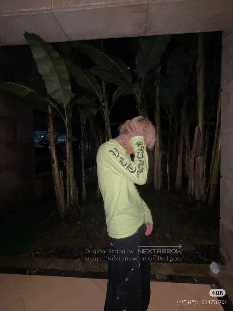 Vetements Vetements Fluorescent green Sanskrit long sleeve T-shirt Size US M / EU 48-50 / 2 - 9 Thumbnail