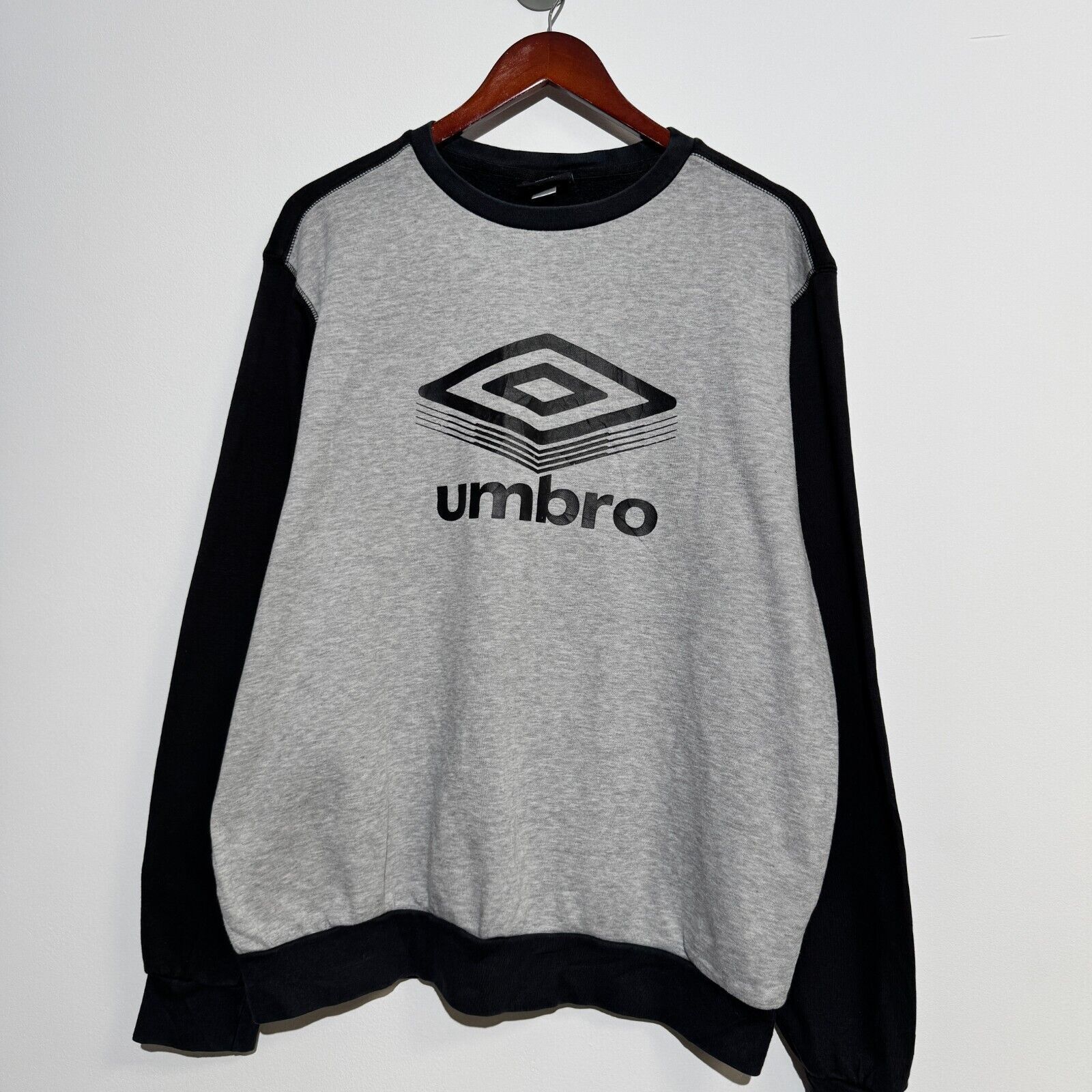 Umbro × Vintage Vintage Umbro Unisex Gray Black Cotton Crewneck Size L 90s Size US L / EU 52-54 / 3 - 3 Thumbnail