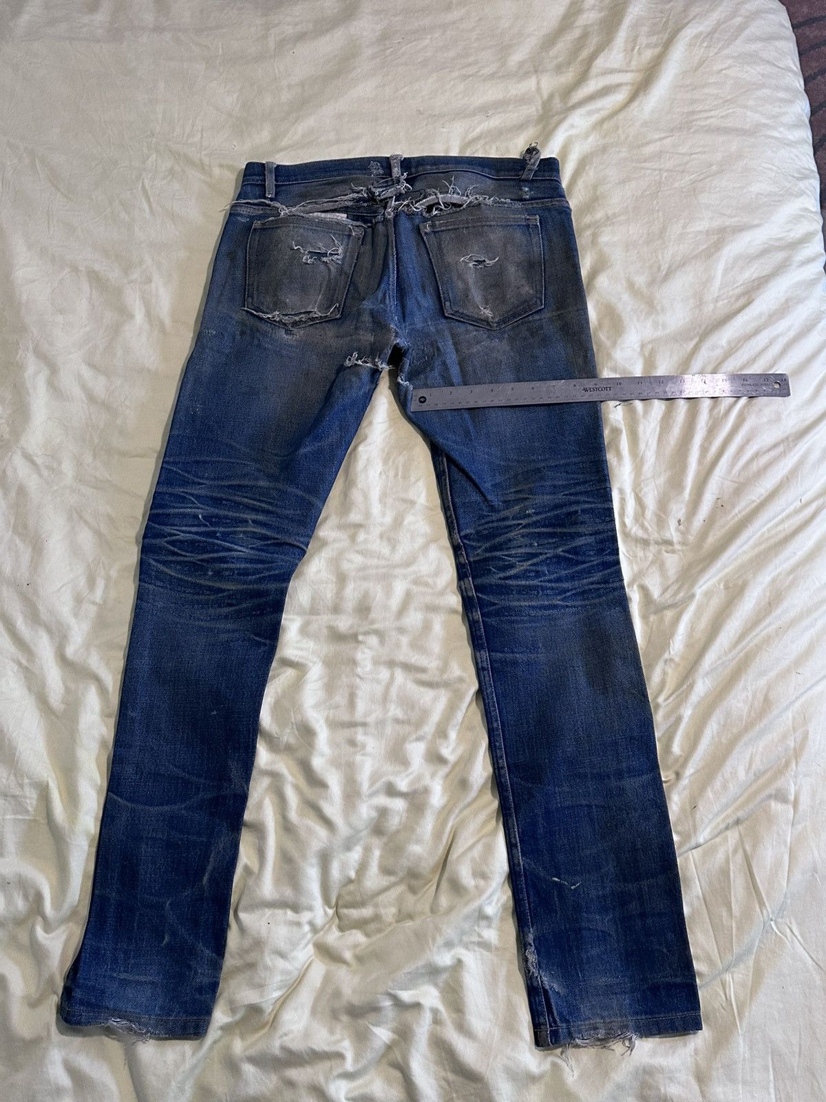 A.P.C. A.P.C. Petit Standard Distressed Indigo Denim Jeans Size 28 Size US 28 / EU 44 - 7 Thumbnail