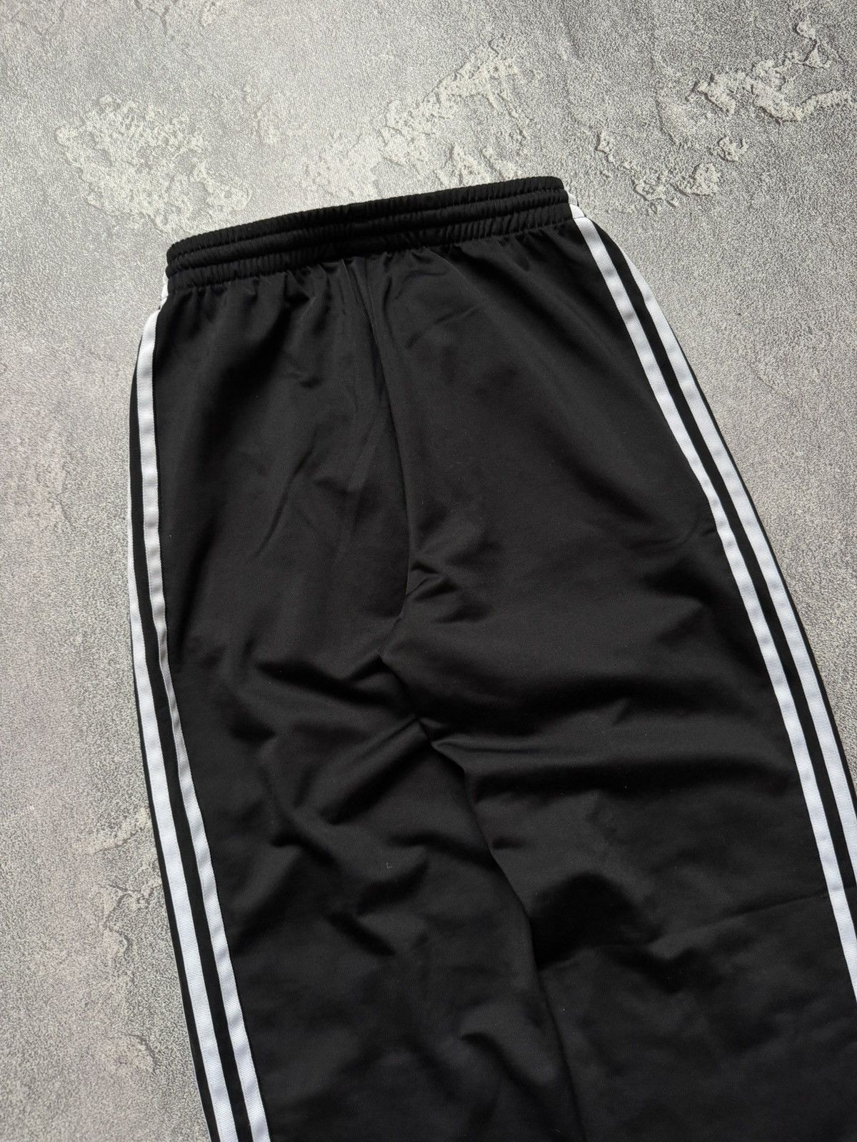 Adidas × Vintage Adidas Wmns relaxed sweatpants pant trouser 3 stripes Size 26" / US 2 / IT 38 - 17 Thumbnail