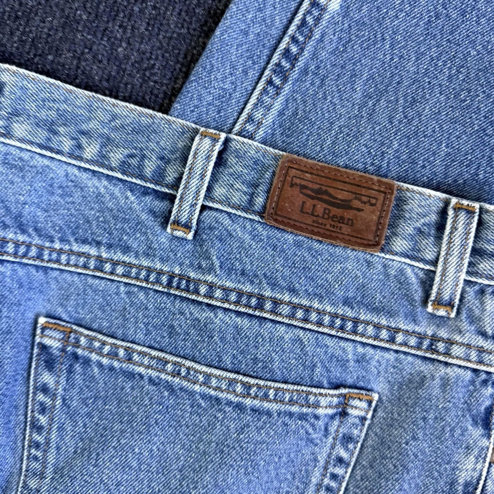 Vintage L.L. Bean Jeans Mens 44x34 Light Wash Blue Denim Relaxed Straight Fit Casual Men Jeans Size US 44 / EU 60 - 2 Thumbnail