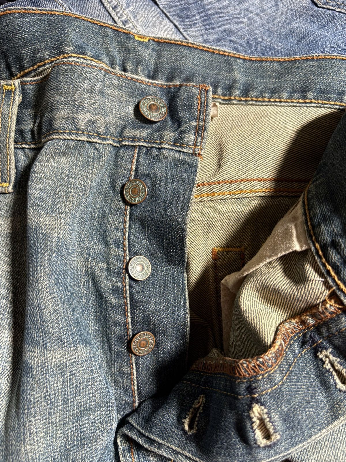 Vintage 2005 Levi’s 501 Original Fit - Medium Wash - 36x30