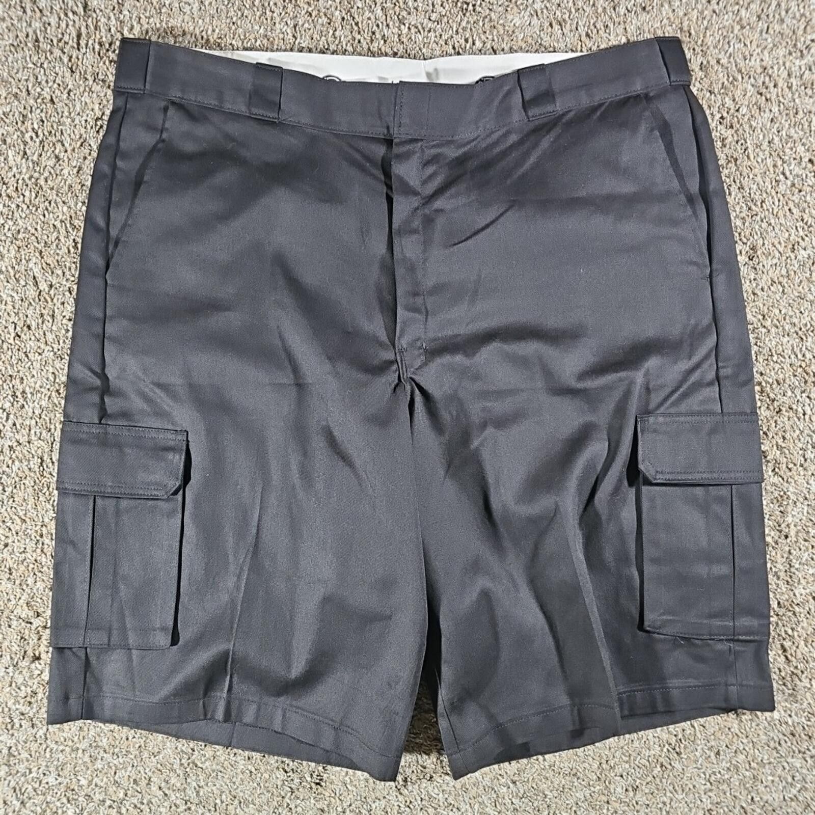 Dickies Dickies Sz 44 Loose Fit Black Cargo Work Shorts Size US 44 / EU 60 - 1 Thumbnail