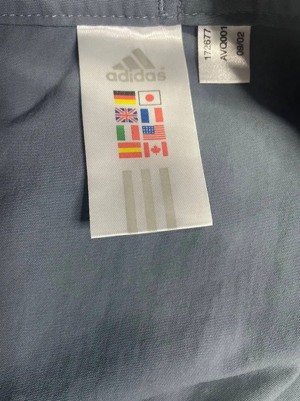 Adidas Adidas Vintage Cargo Sportswear Shorts Size US 35 - 4 Thumbnail