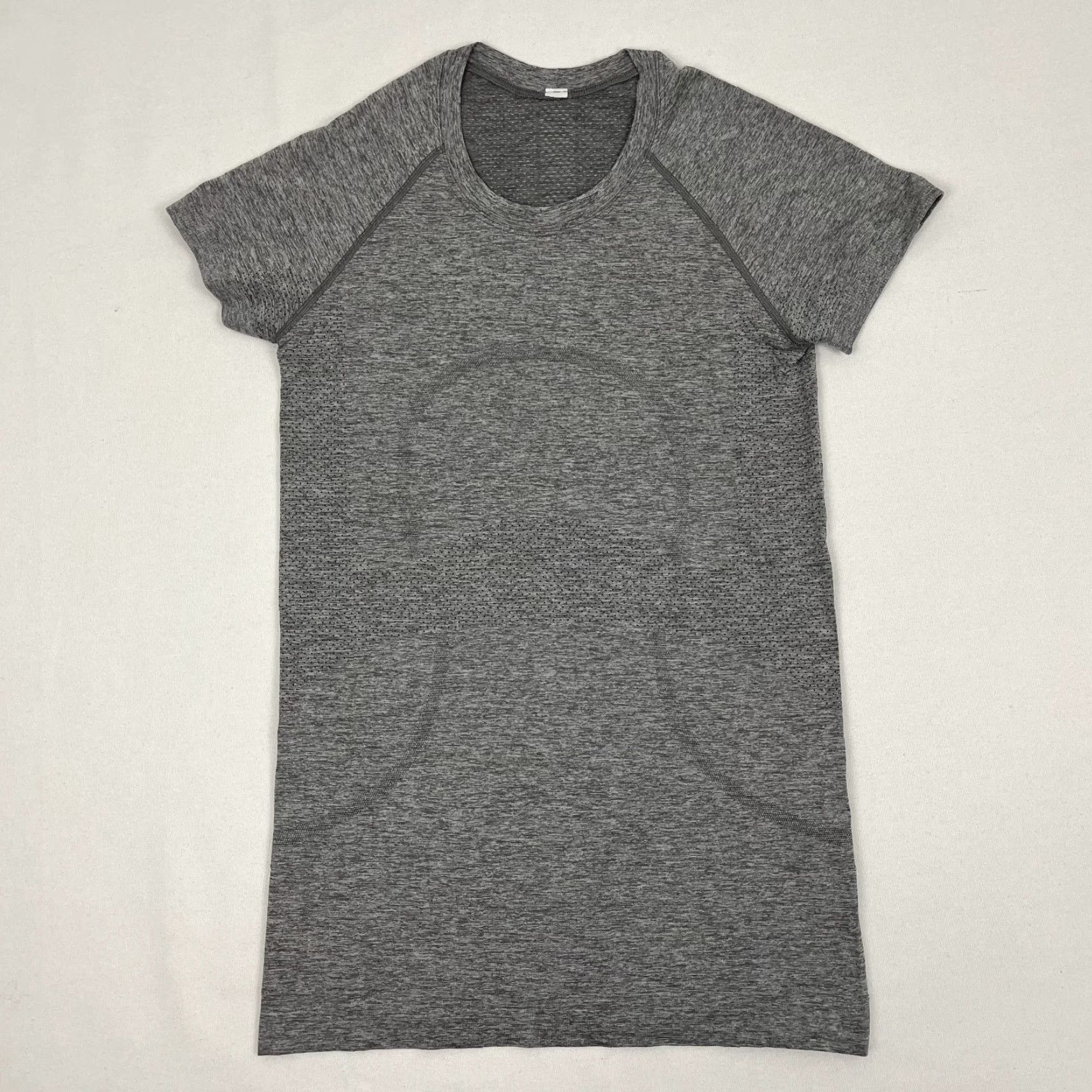 Lululemon Lululemon Swiftly Tech Shirt Size 6 Gray Active Fitness Gym Short Sleeve Sports Womens Size M / US 6-8 / IT 42-44 - 3 Thumbnail