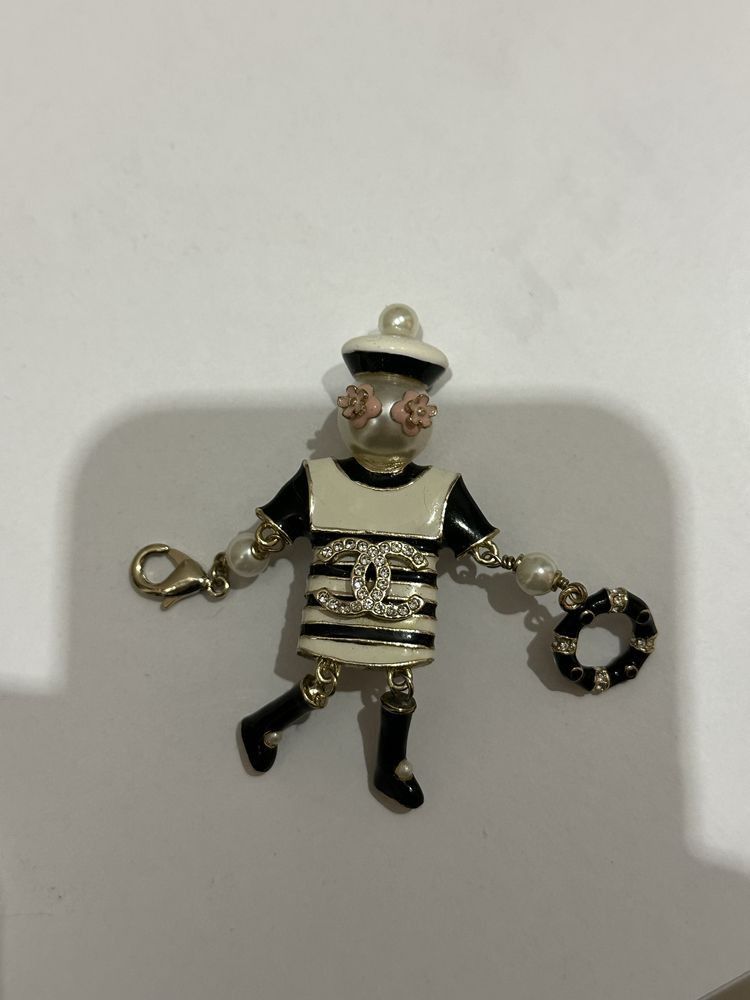 Chanel Chanel Nautical Figural Enamel Brooch Autumn 2019 Collection Size ONE SIZE - 7 Thumbnail