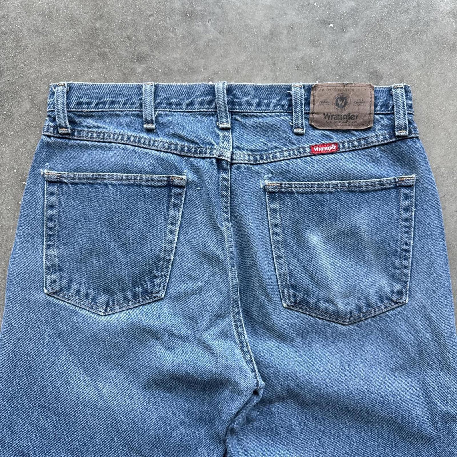 Wrangler Classic Wrangler Blue Relaxed Fit Distressed Vintage Jeans Size US 32 / EU 48 - 4 Thumbnail