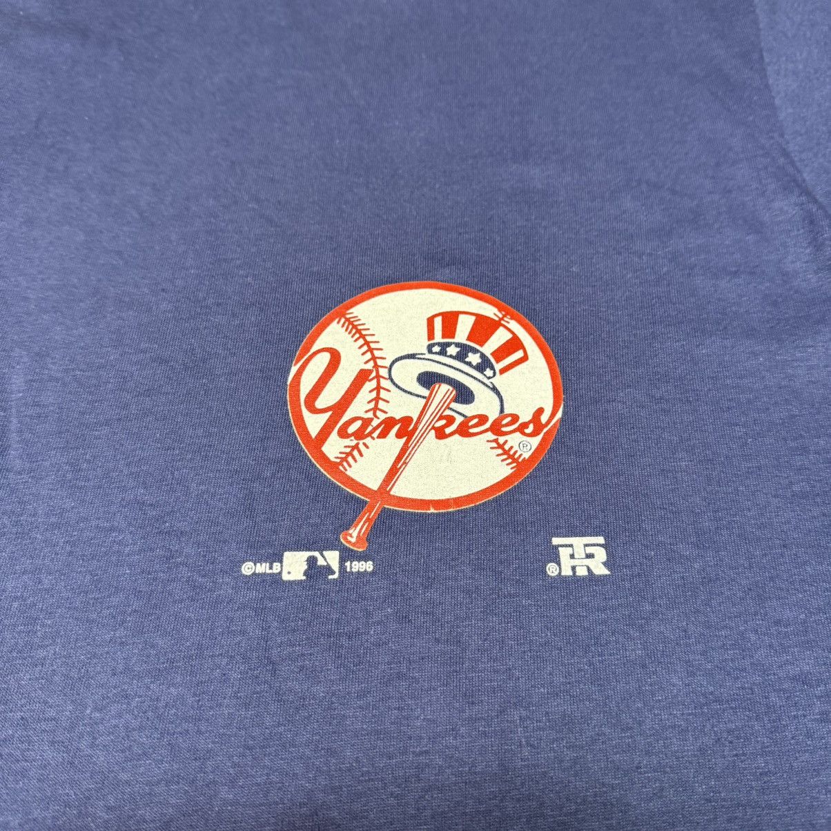 Vintage Vintage New York Yankees Small Logo 1996 Tshirt Size US L / EU 52-54 / 3 - 10 Thumbnail