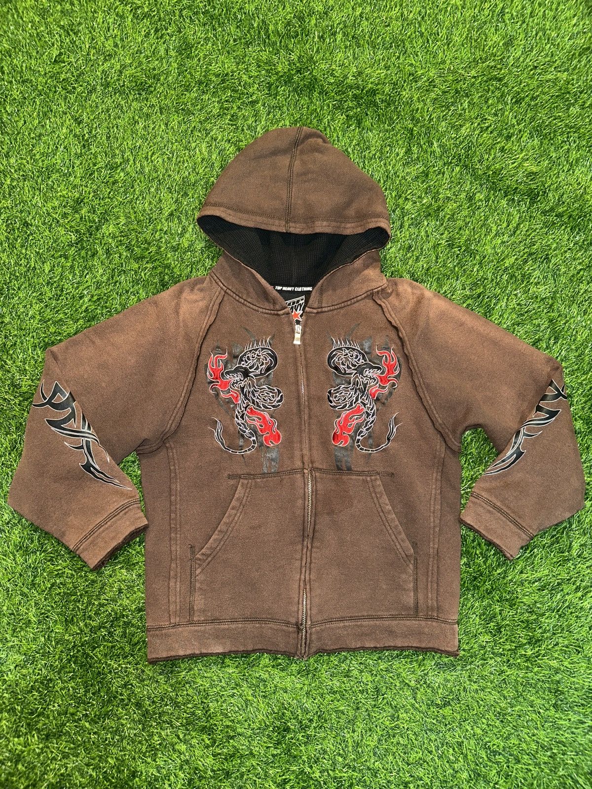 Vintage Vintage y2k top heavy streetwear dragon hoodie size small Size US S / EU 44-46 / 1 - 1 Thumbnail