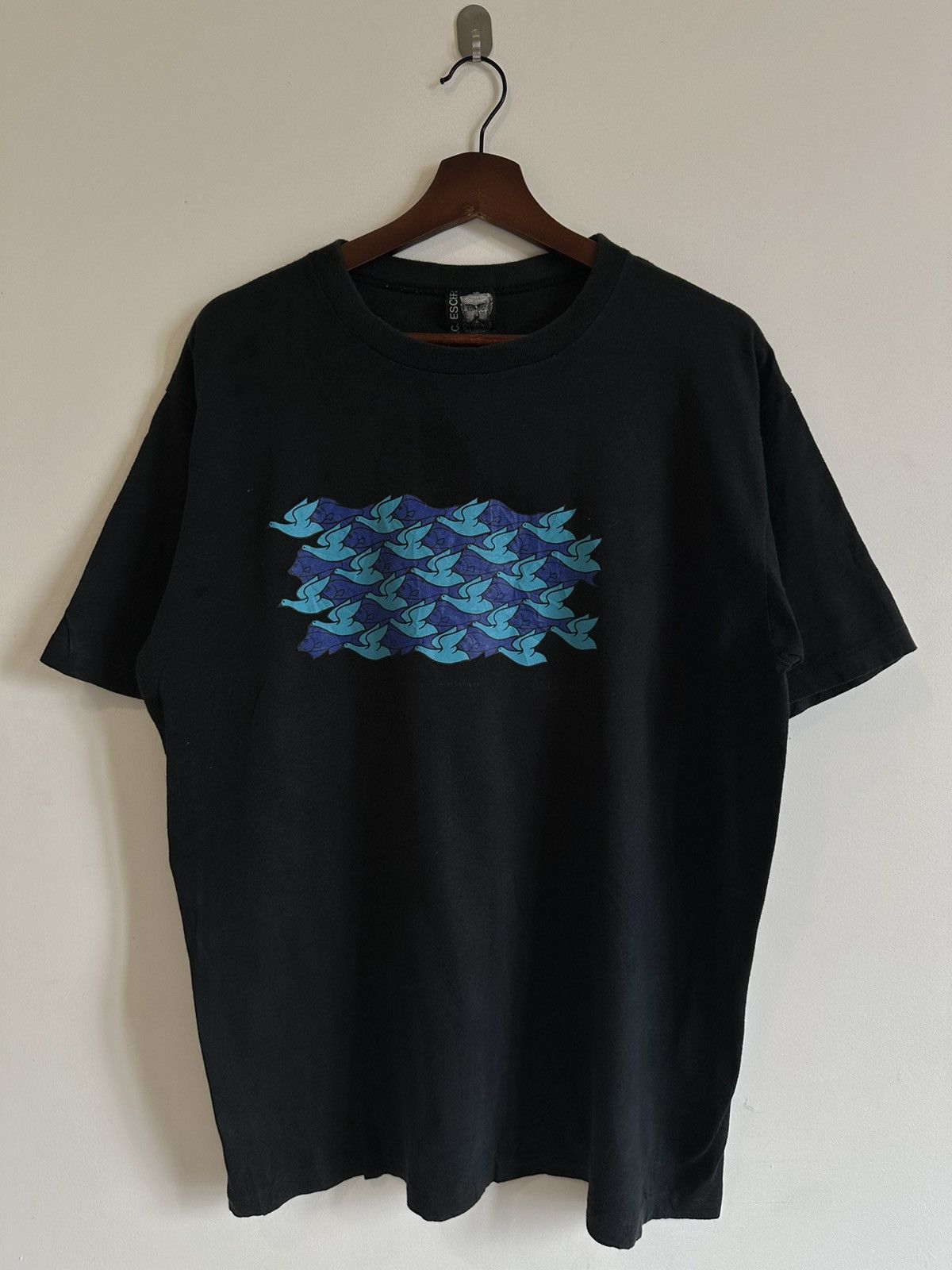 Vintage VINTAGE 90s M.C.ESCHER FISH BIRD TEE Size US XL / EU 56 / 4 - 1 Thumbnail