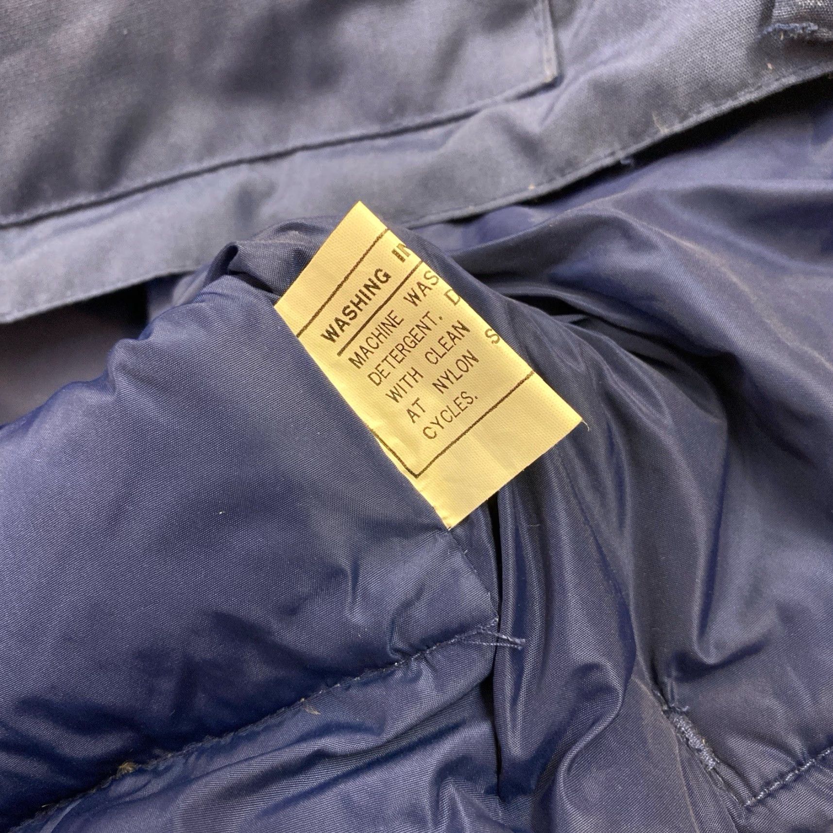 Vintage VINTAGE Cabela's Water Fowl Fill down Vest Puffer Navy Blue XL Men Vest Size US XL / EU 56 / 4 - 5 Thumbnail