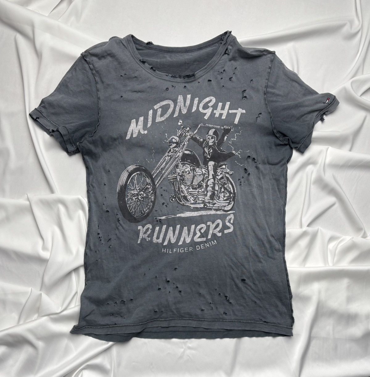 Tommy Hilfiger Tommy Hilfiger vintage distressed biker t shirt Size US M / EU 48-50 / 2 - 1 Thumbnail