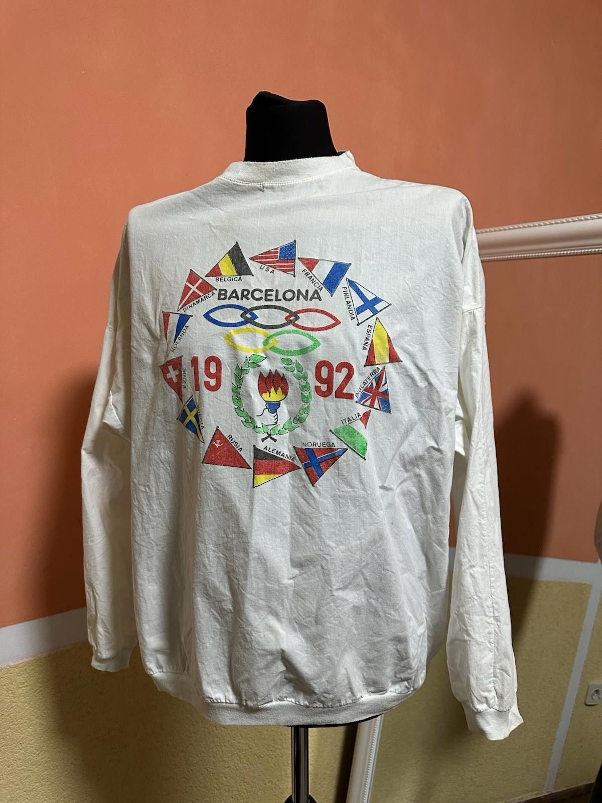 The Unbranded Brand VINTAGE BARCELONA 1992 SUMMER OLYMPICS FLAG COUNTRY T-SHIRT Size US XL / EU 56 / 4 - 1 Thumbnail