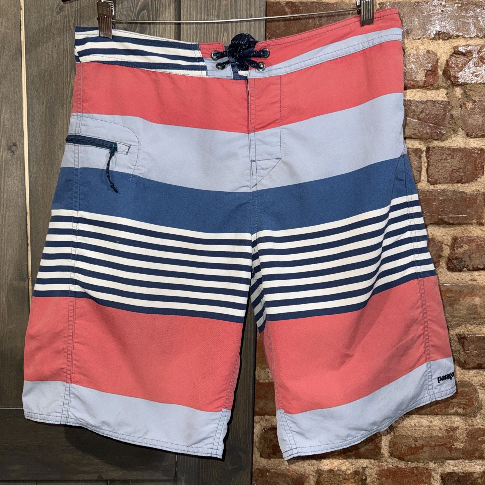 Patagonia Patagonia TOTALLY RAD Wavefarer Board Shorts 33 Stretch Red Size US 33 - 1 Thumbnail