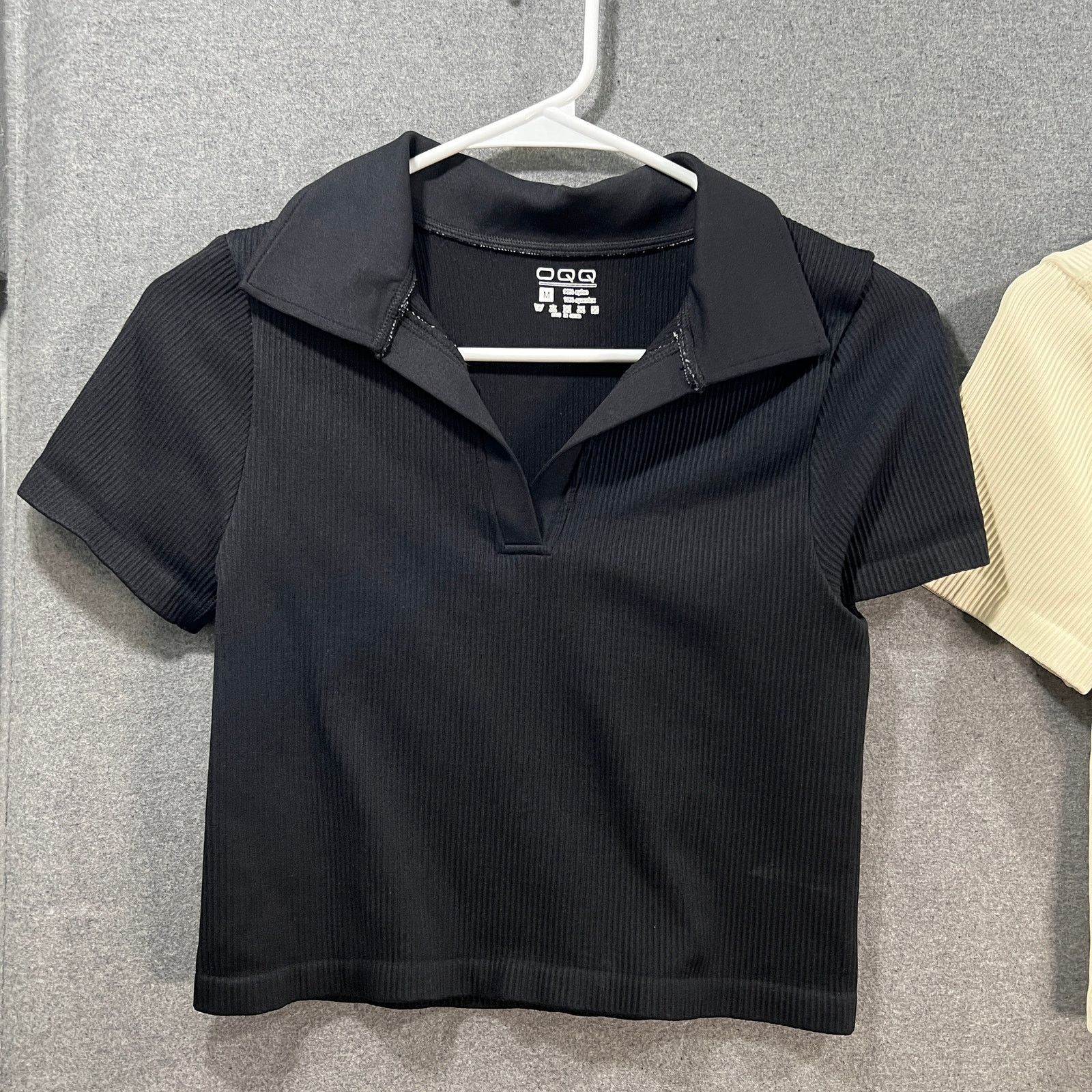 Other OQQ Women's 2 Piece Collar Crop Short Sleeve Size M / US 6-8 / IT 42-44 - 2 Thumbnail
