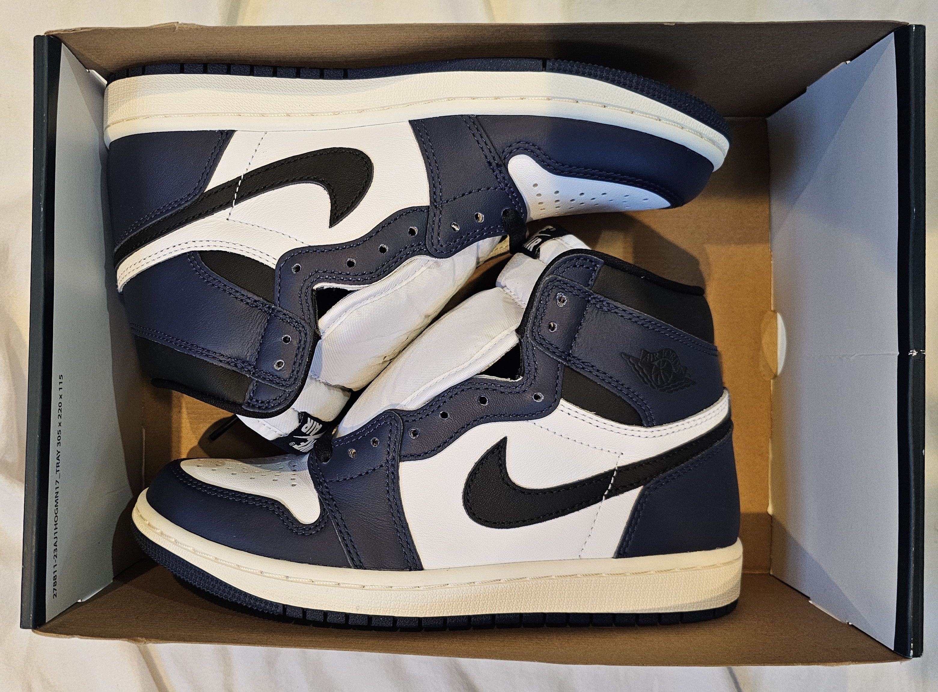 Jordan Brand × Nike JORDAN 1 RETRO HIGH OG MIDNIGHT NAVY Size US 6 / EU 39 - 6 Thumbnail