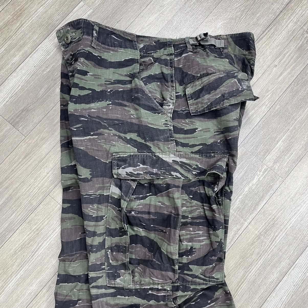 Vintage Vintage Trouser Combat Camouflage Tiger Stripe Cargo Pants Size US 33 - 2 Thumbnail