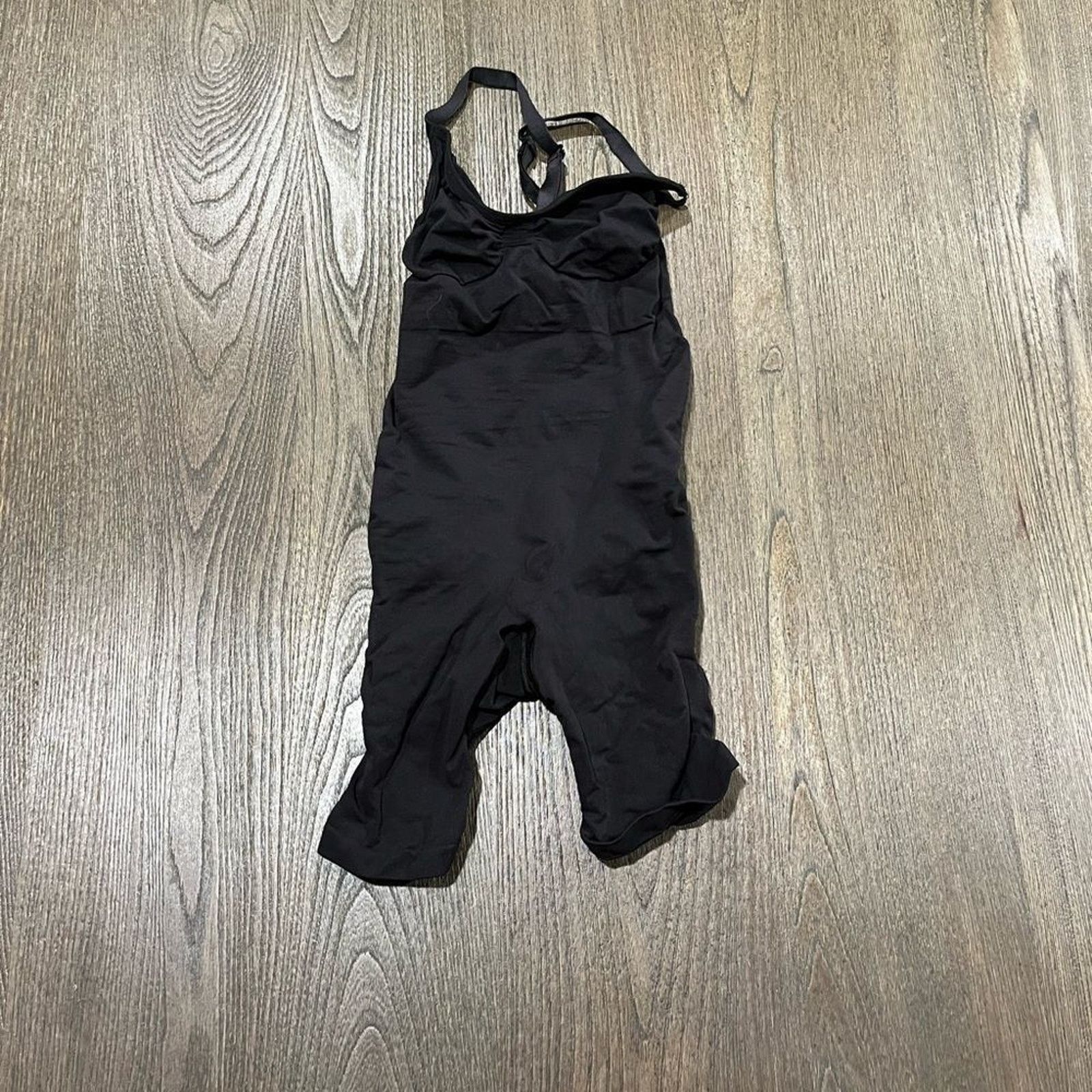 SKIMS NWOT Skims Sculpting Bodysuit Mid Thigh Gusset Size L/XL Size ONE SIZE - 1 Thumbnail