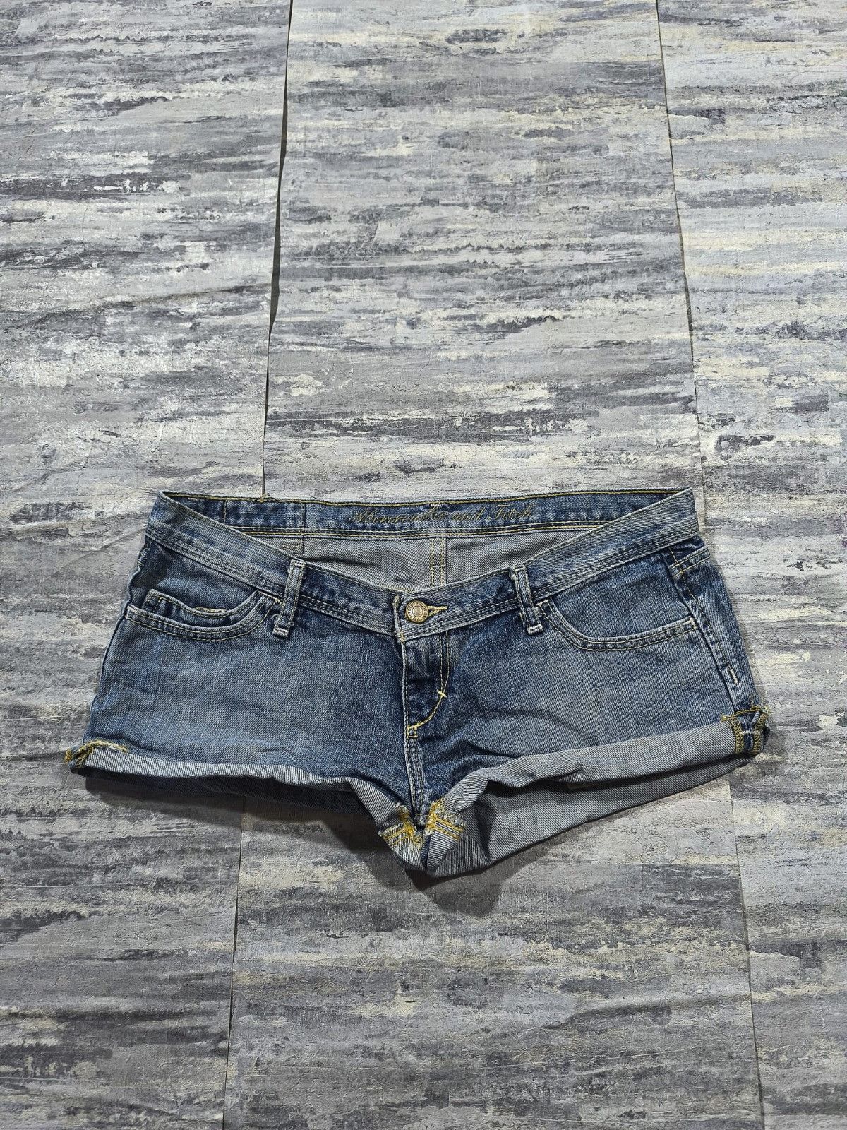 Abercrombie & Fitch super mini lowrise micro denim Abercrombie shorts Size 30" / US 8 / IT 44 - 4 Thumbnail