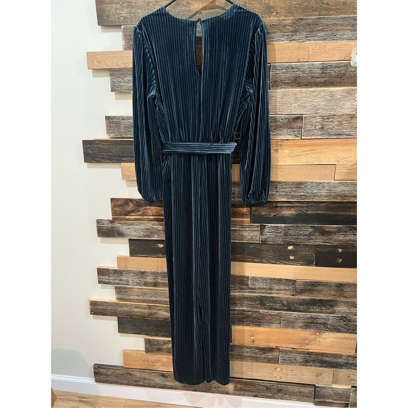 Anthropologie Anthropologie Ali & Jay NWT Samantha Velvet Jumpsuit sz L Size US 40 / EU 56 - 5 Thumbnail