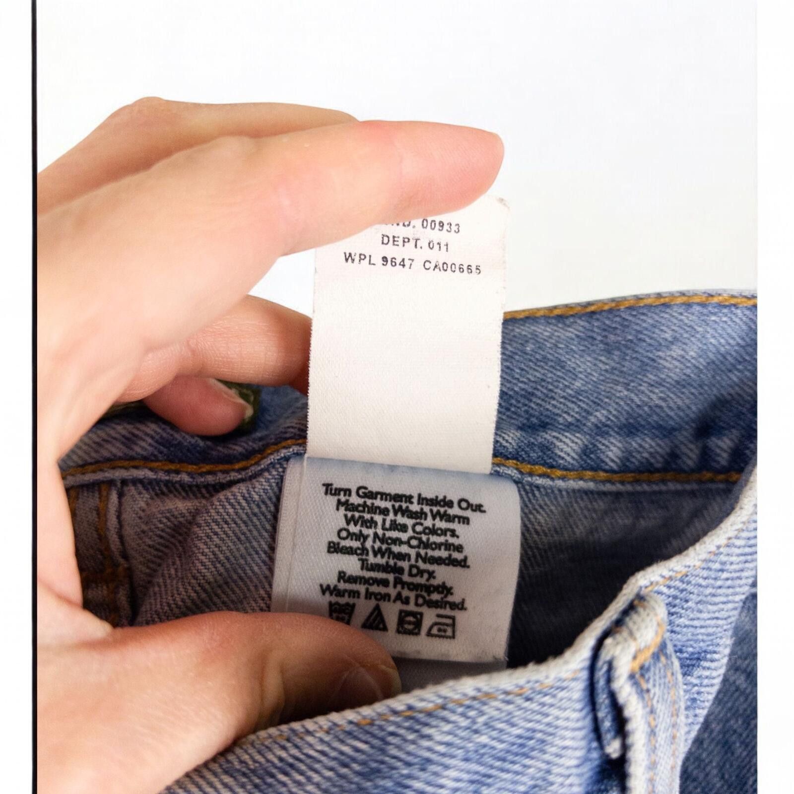 Eddie Bauer Eddie Bauer Vintage Blue Solid Capri Pants Womens 10 Medium Size 32" / US 10 / IT 46 - 9 Thumbnail
