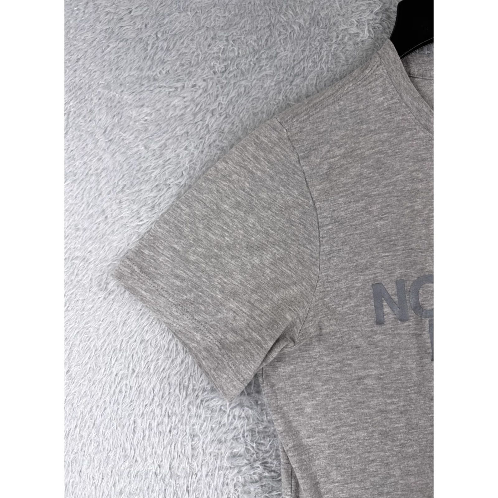 The North Face The North Face Women's T-Shirt Medium Gray Short Sleeve Crew Neck Cotton Blend Casual Active Wear Size M / US 6-8 / IT 42-44 - 3 Thumbnail